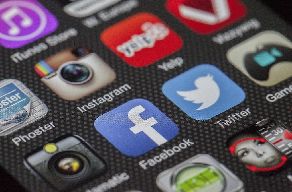 3 Ways Social Media Can Help You Make Better Financial Decisions
